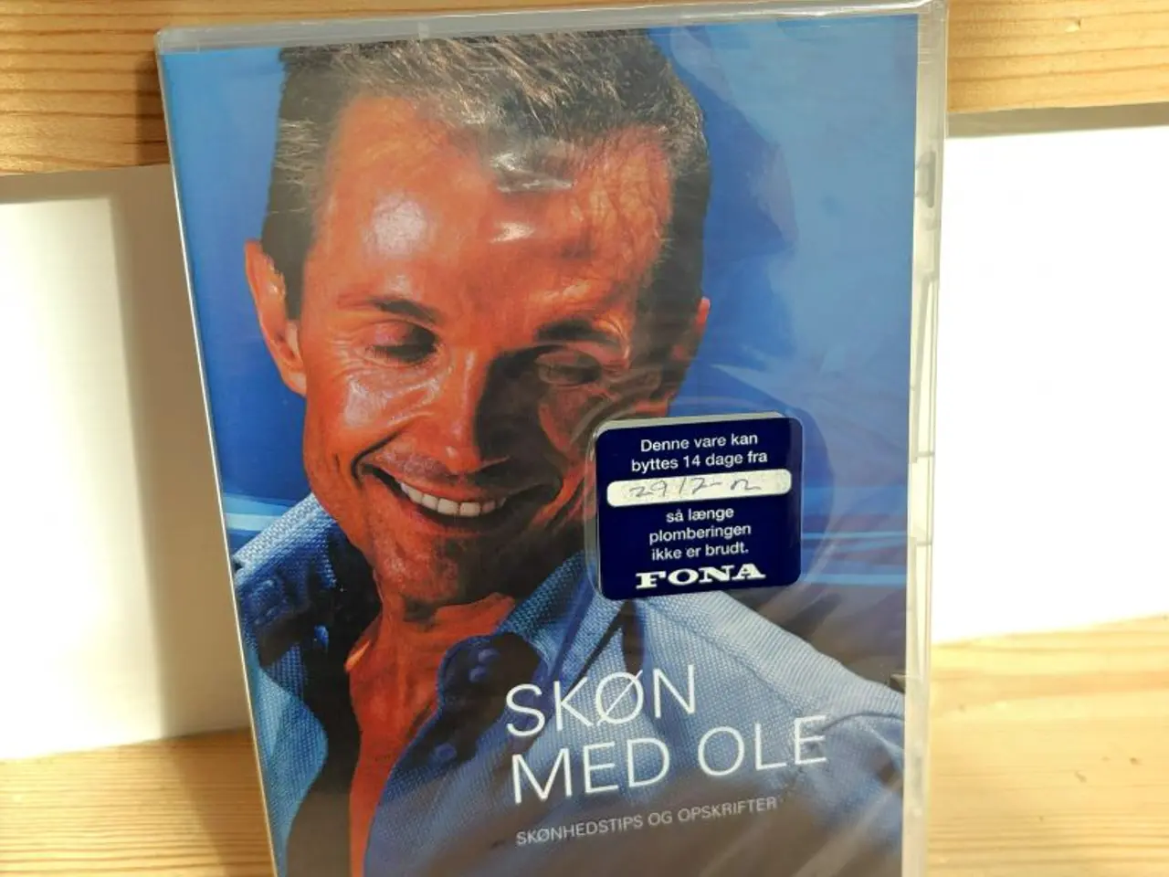 Billede 1 - Skøn med Ole (Henriksen) Plomberet DVD