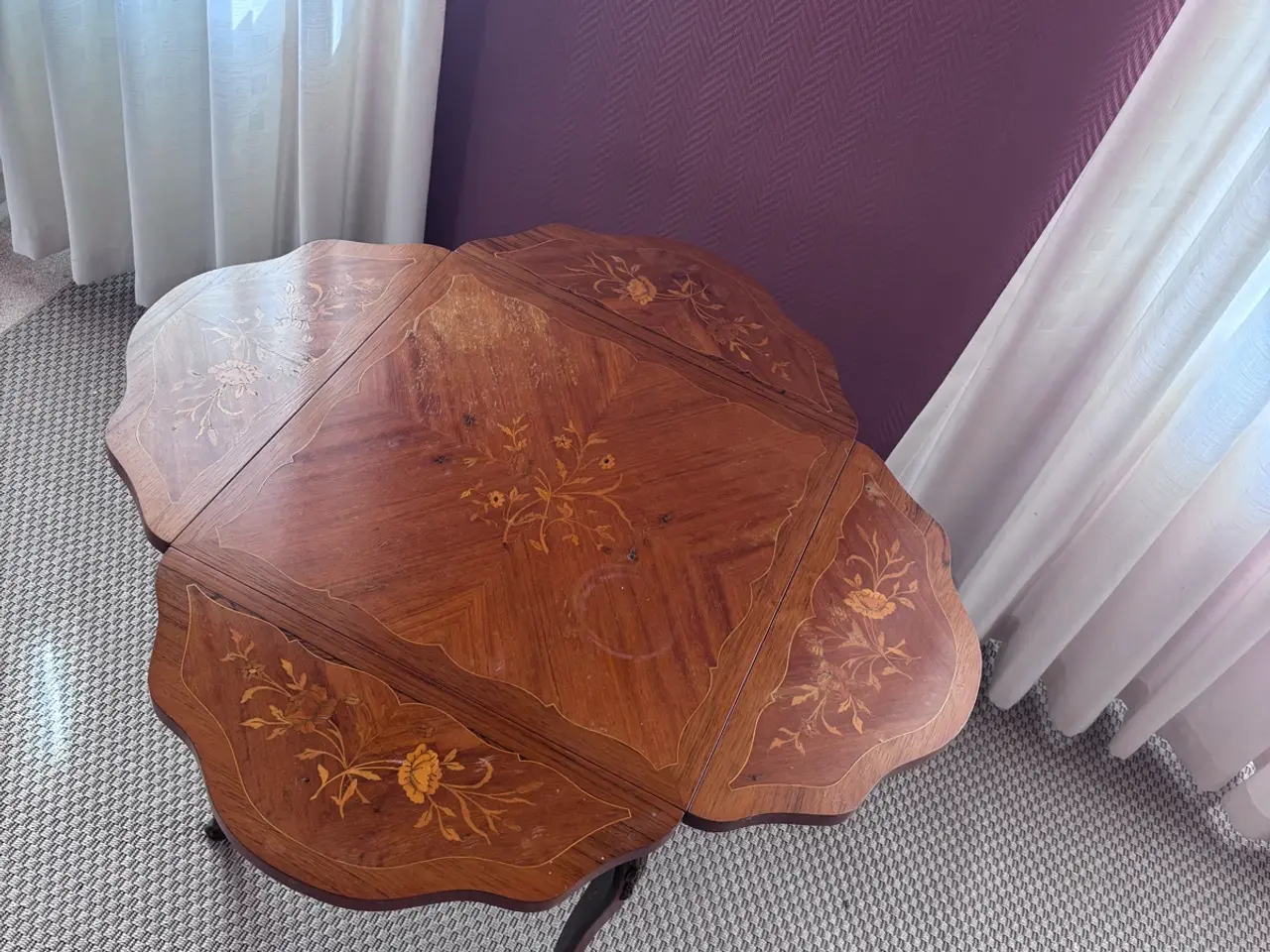 Billede 1 - Klapbord i træ med blomsterintarsia