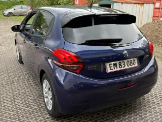Peugeot 208 Lav KM!