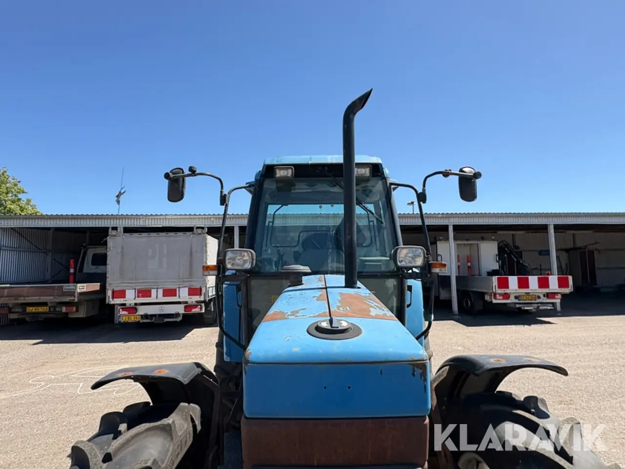 Billede 10 - Traktor Ford 6640 med kost og plov
