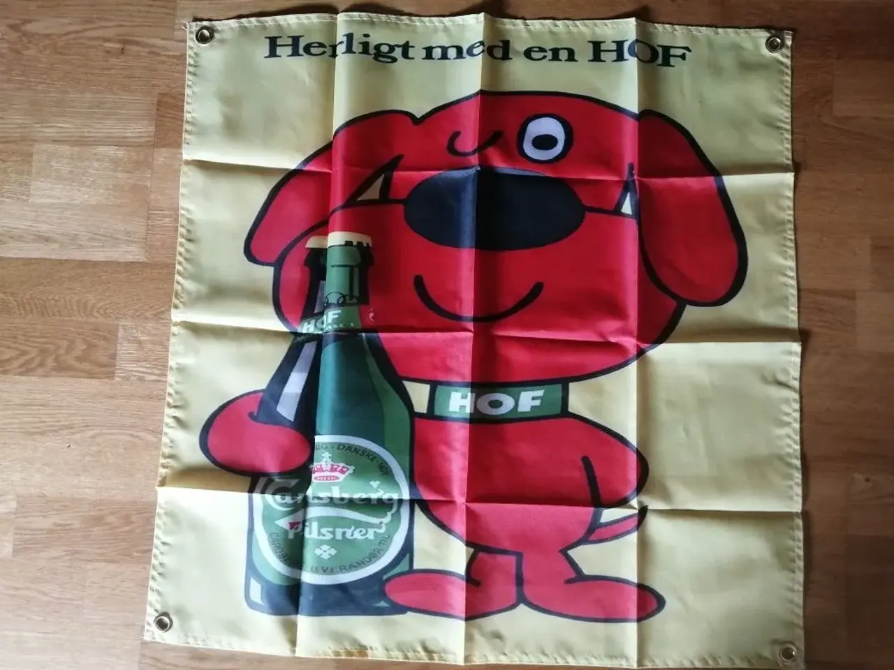 Billede 11 - øl banner som der er i loftet på Engelske barer