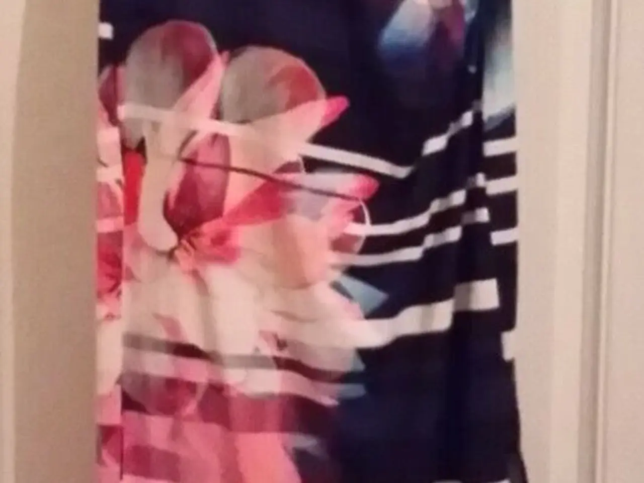 Billede 1 - Kjole fra LIPSY bodycoon-lang- Print kjole/medium