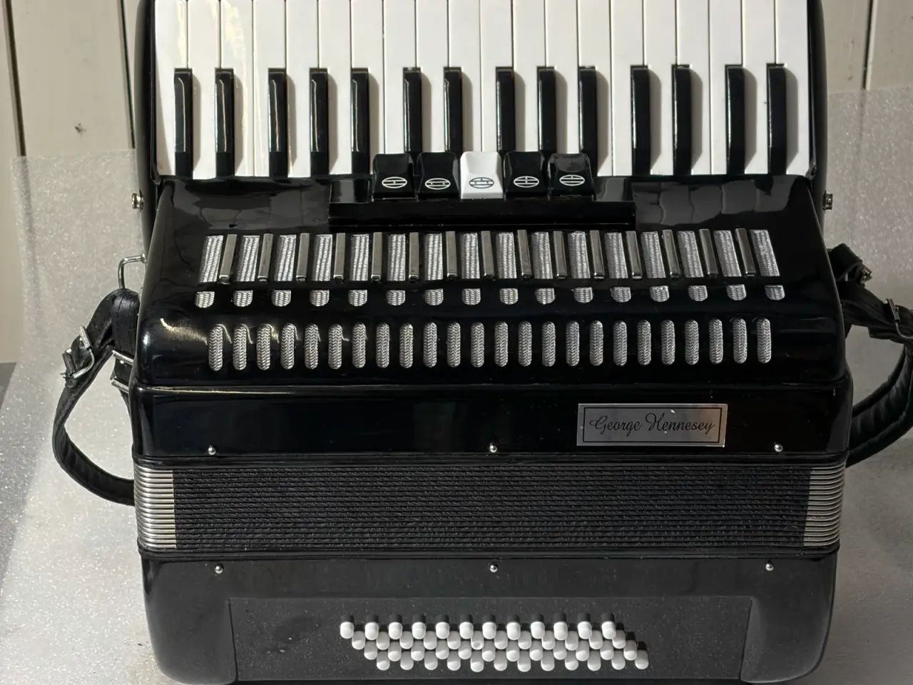 Billede 4 - George Hennesy harmonika – flot sort model