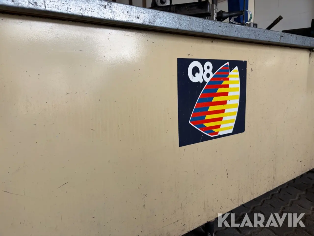 Billede 11 - Arbejdsbord med olietank Eba olietanke Firk beholder er tom