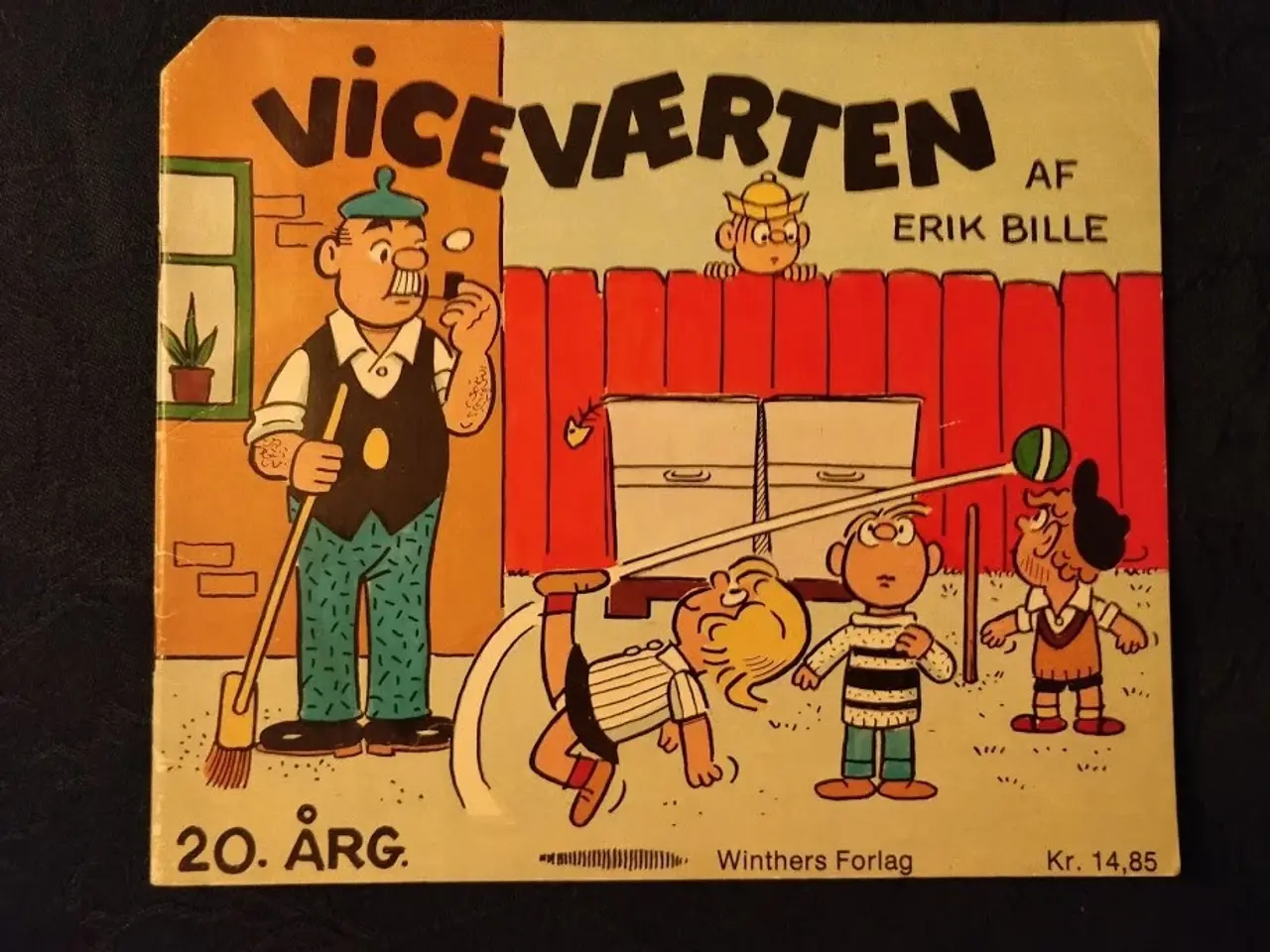 Billede 3 - Gamle årshæfter !
