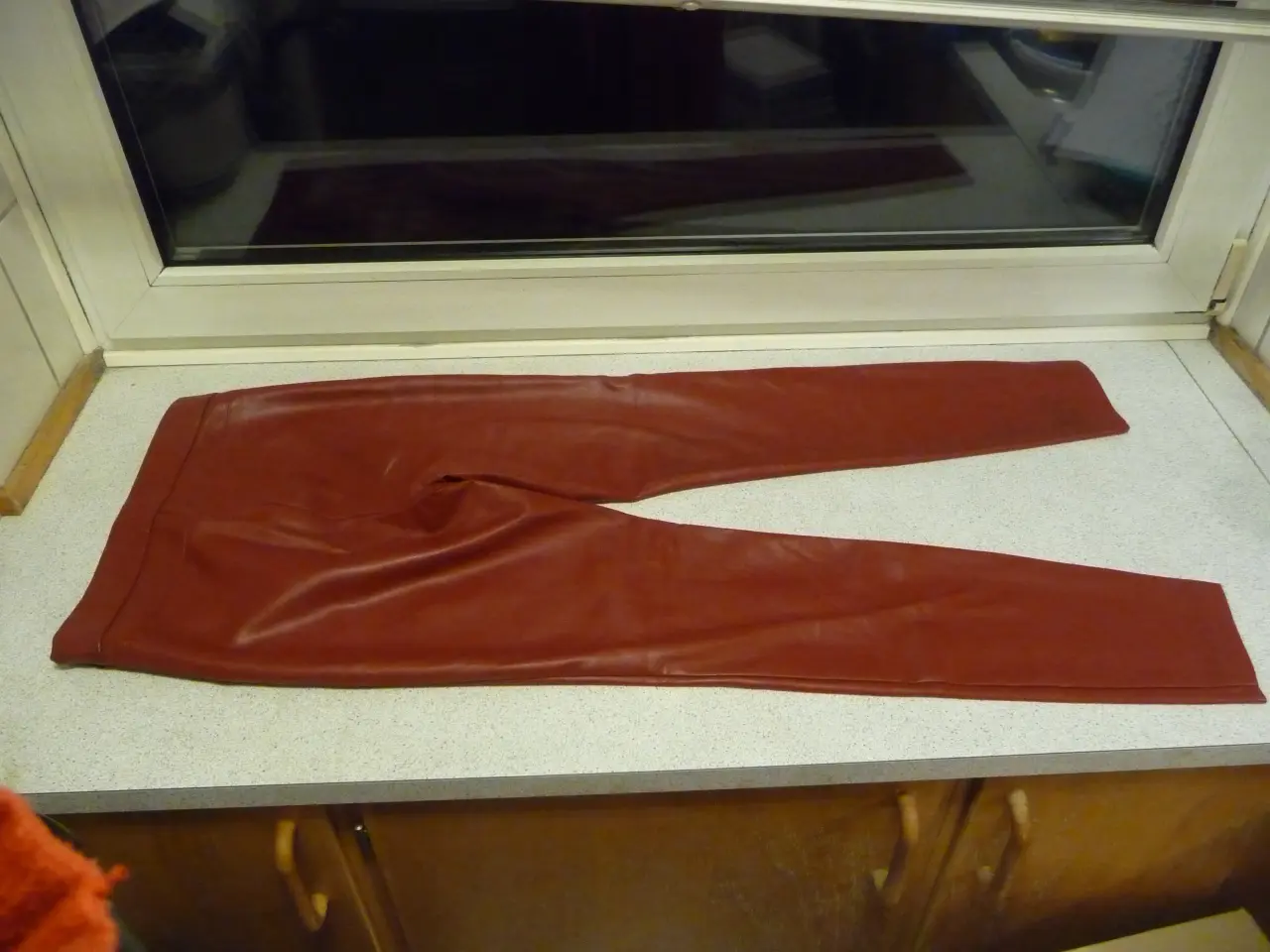Billede 3 - leggins fake læder str m bordeaux (læs mere)
