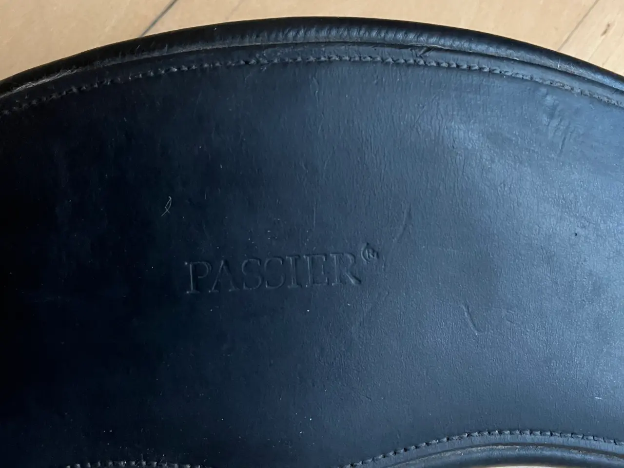 Billede 3 - Passier dressurgjord i læder, str. 75 cm sælges.