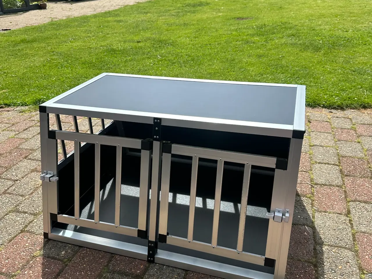 Billede 1 - Hundebur i aluminium – 89,5 x 69 x 50 cm for store