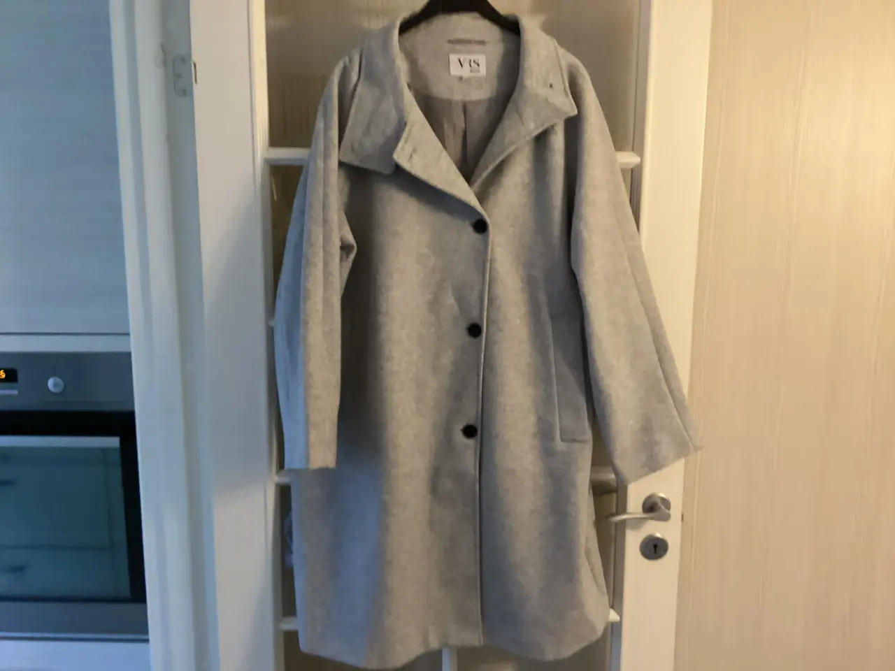 Billede 2 - Ny uldfrakke str L (stor i str) 175 kr