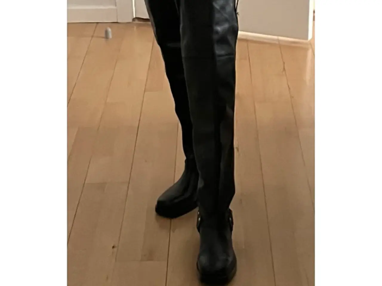 Billede 1 - Skind helt nye overknee