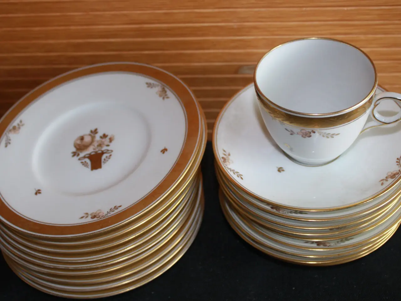 Billede 2 - Guldkurv fra Royal Copenhagen