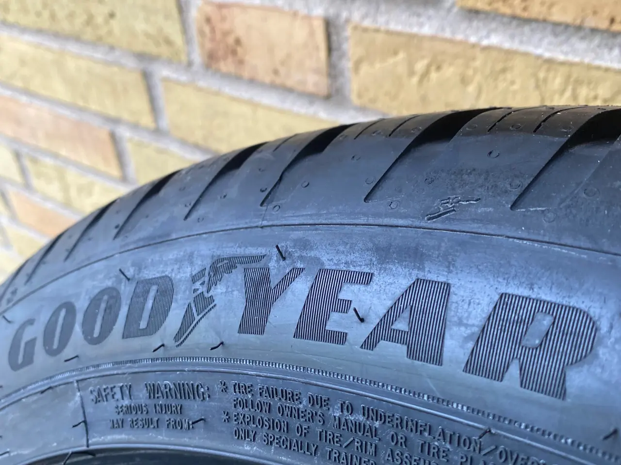 Billede 1 - 21” 235/45-21” Helårs