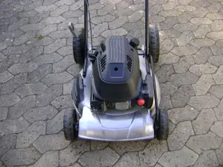 PLÆNEKLIPPER
