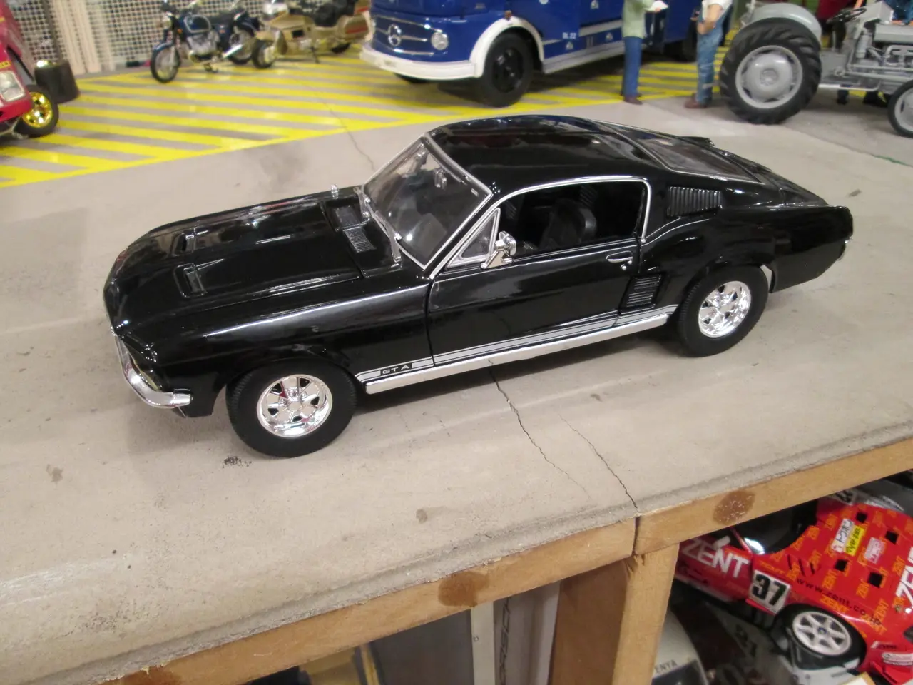 Billede 2 - Ford Mustang  GTA   Maisto  1:18