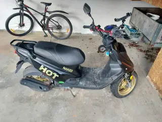 Hot 50 motoCR naked