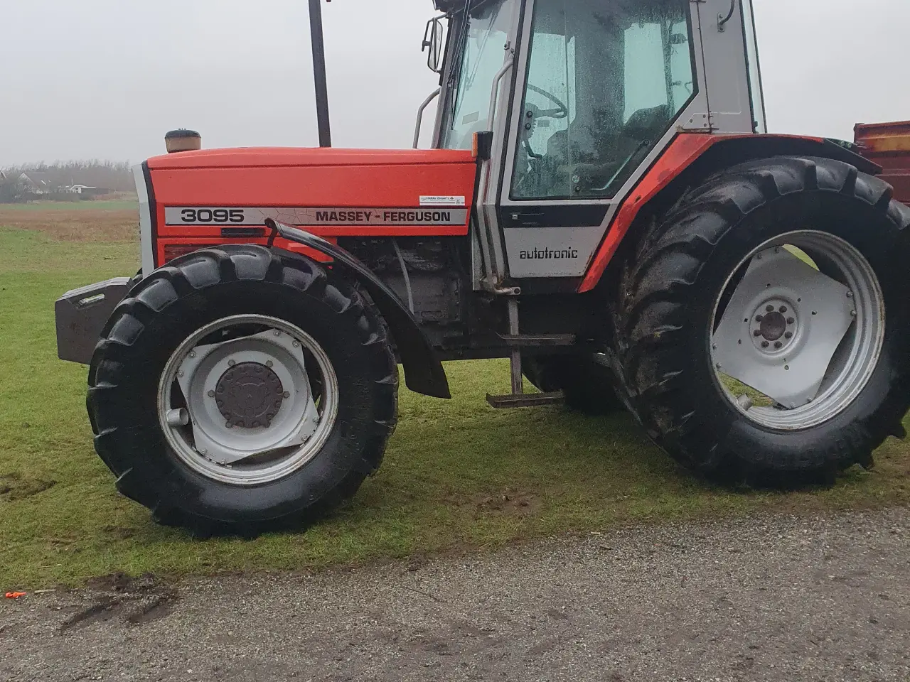 Billede 1 - Traktor / rendegraver købes