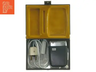 Braun elektrisk barbermaskine i taske fra Braun (str. 10x6 cm)