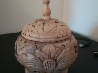 Beholder i træ