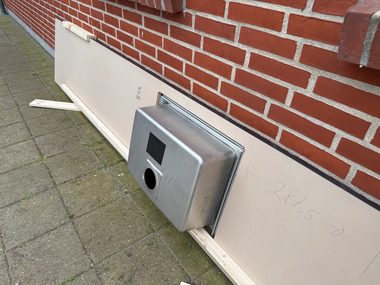 Billede 2 - Bordplade helt ny med underlimet vask