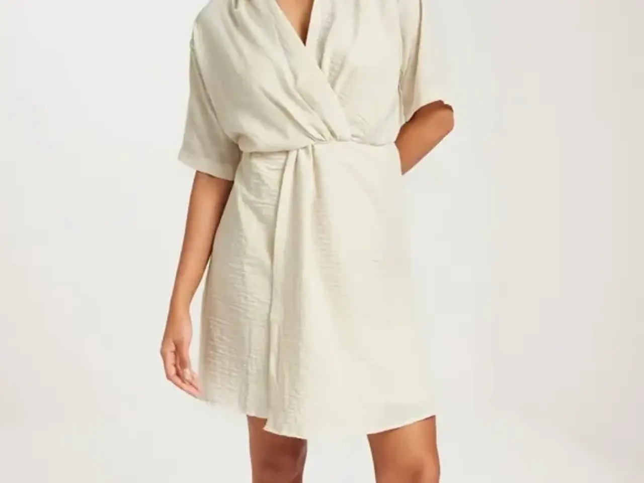 Billede 1 - Beige kjole fra Vero Moda, str. M
