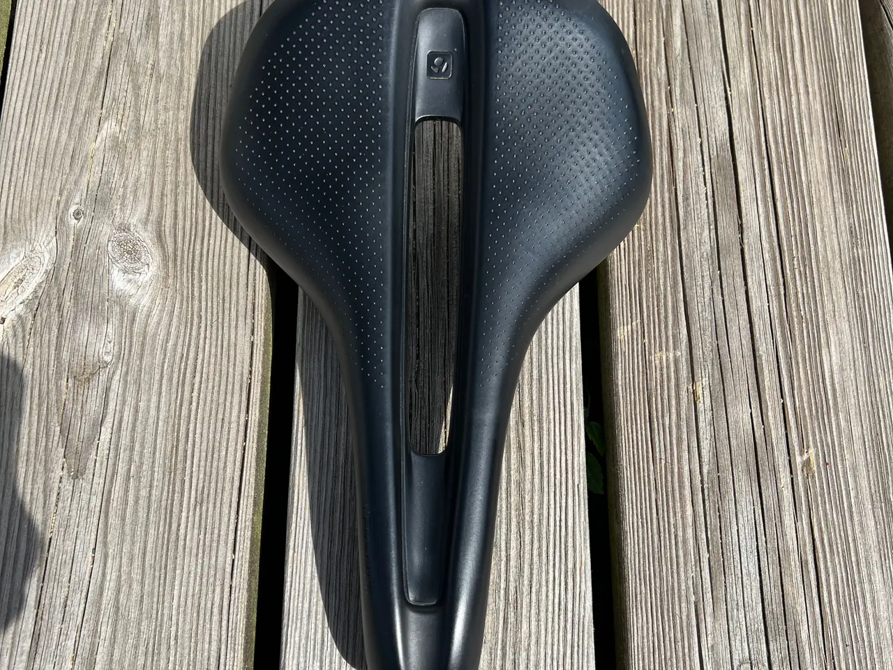 Billede 1 - Bontrager cykelsadel. Ca. 270X165 mm
