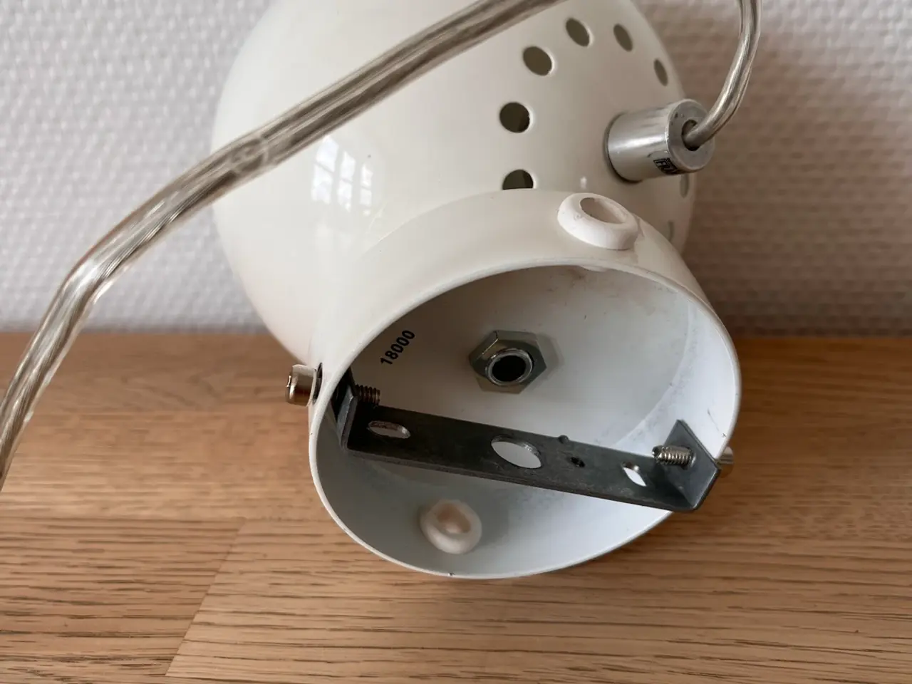 Billede 4 - Hvid retro BALL kuglelampe med magnet