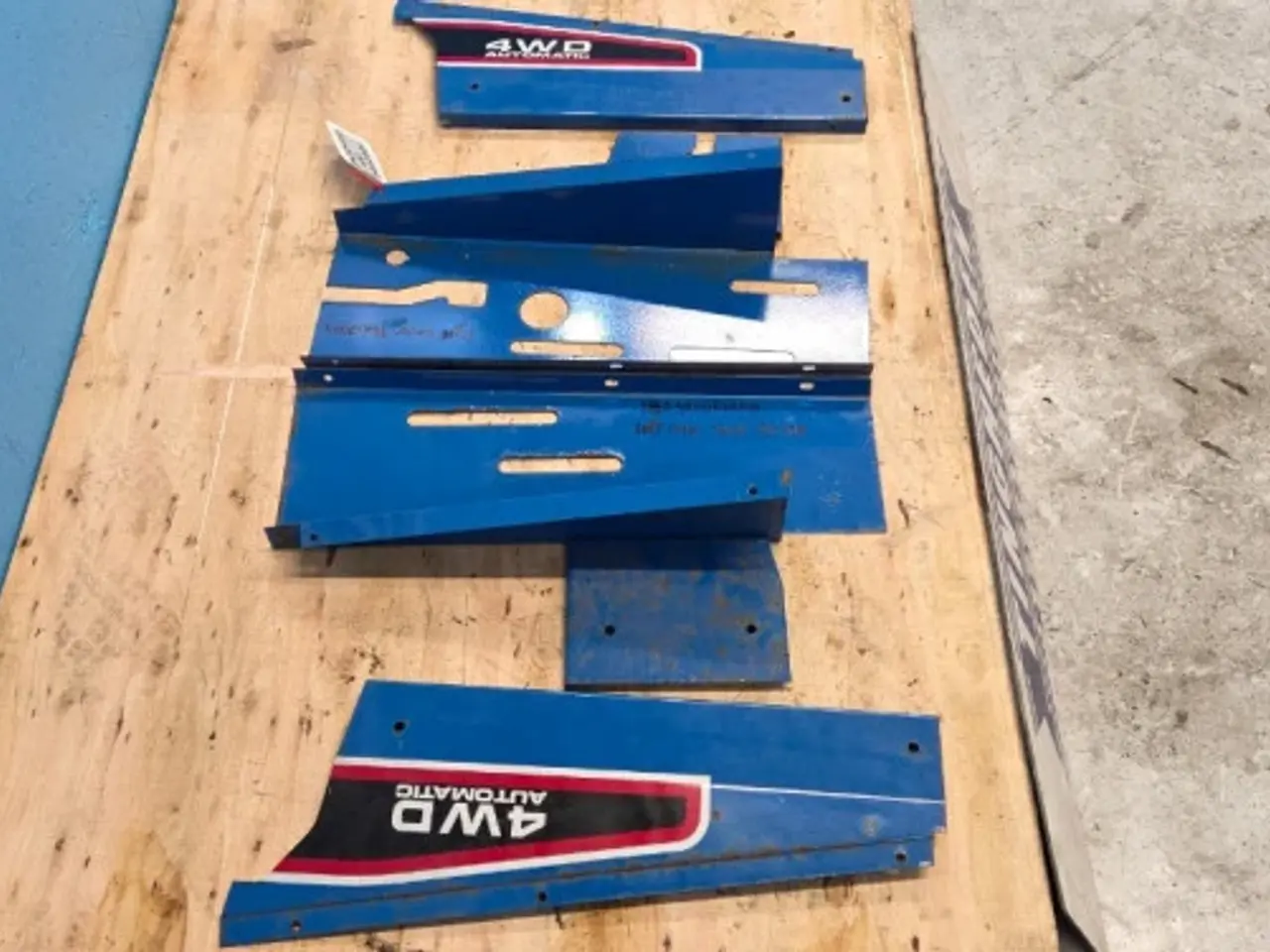 Billede 5 - Ford CM224 Skærm Sæt SBA350753210