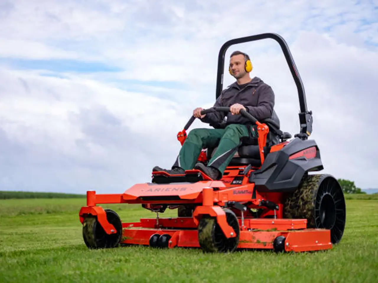 Billede 2 - ARIENS ZERO-TURN SUMMIT PRO 352