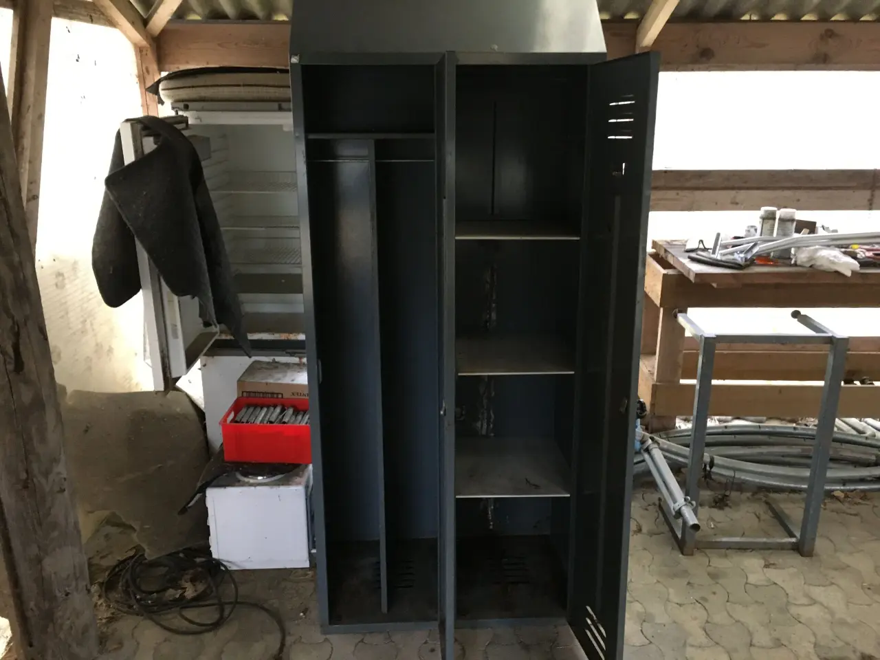 Billede 2 - Værksteds locker omklædningsskab