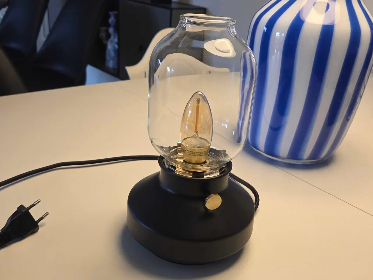 Billede 1 - Sort Ikea bordlampe