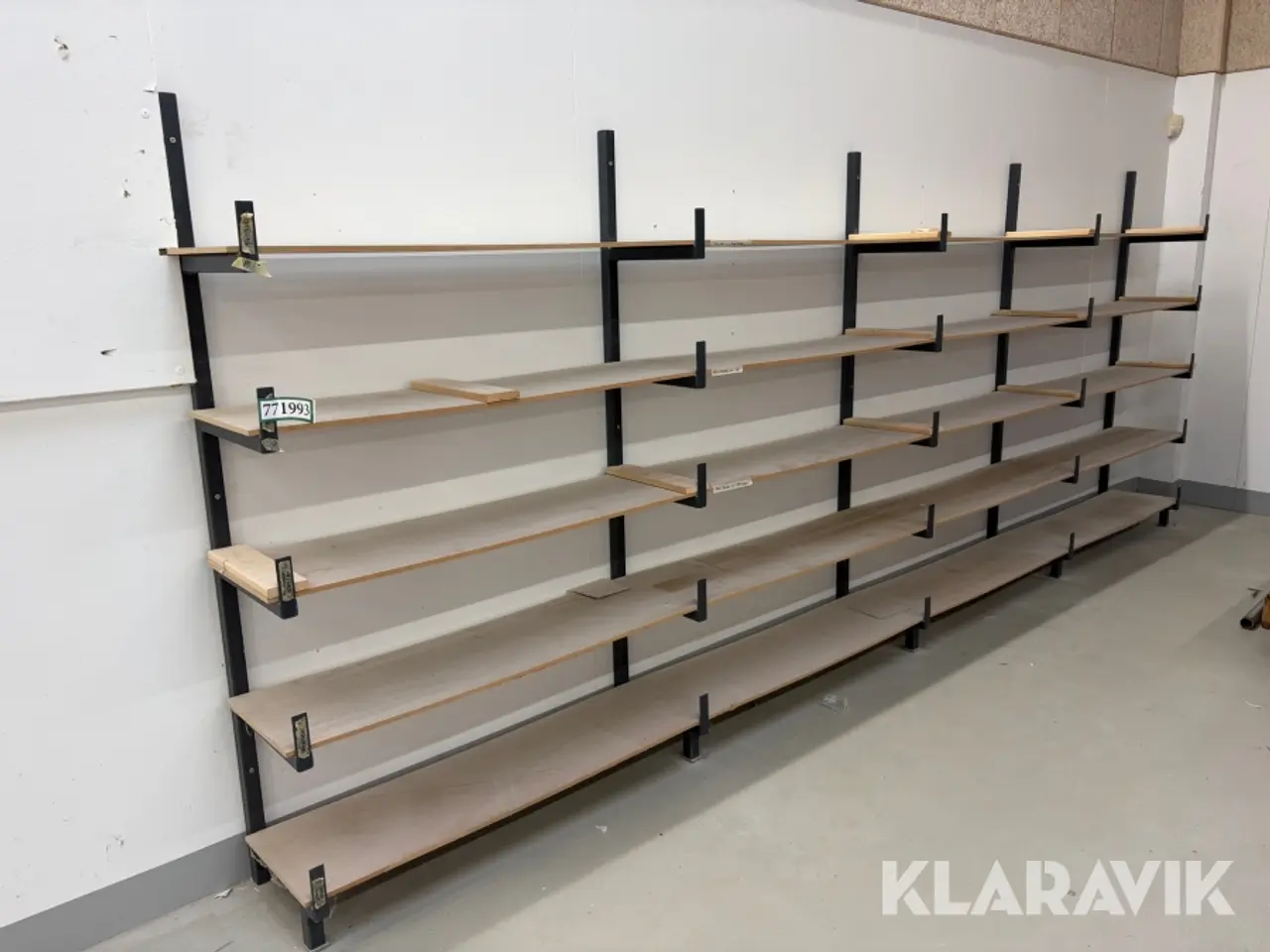 Billede 1 - Hylder med metalstativ