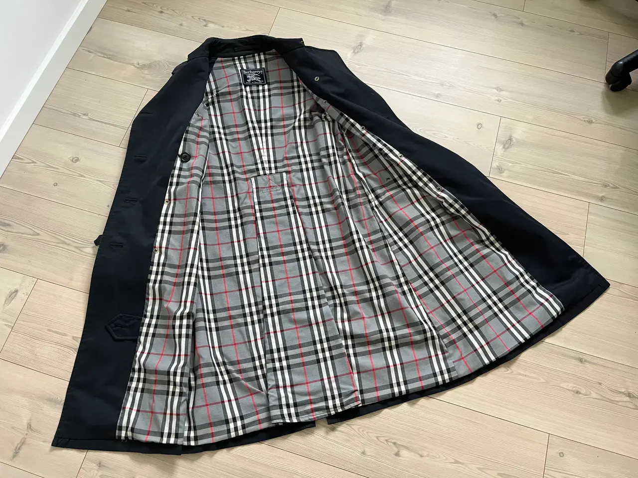 Billede 10 - Burberrys Trenchcoat, Frakke, Sort Str S