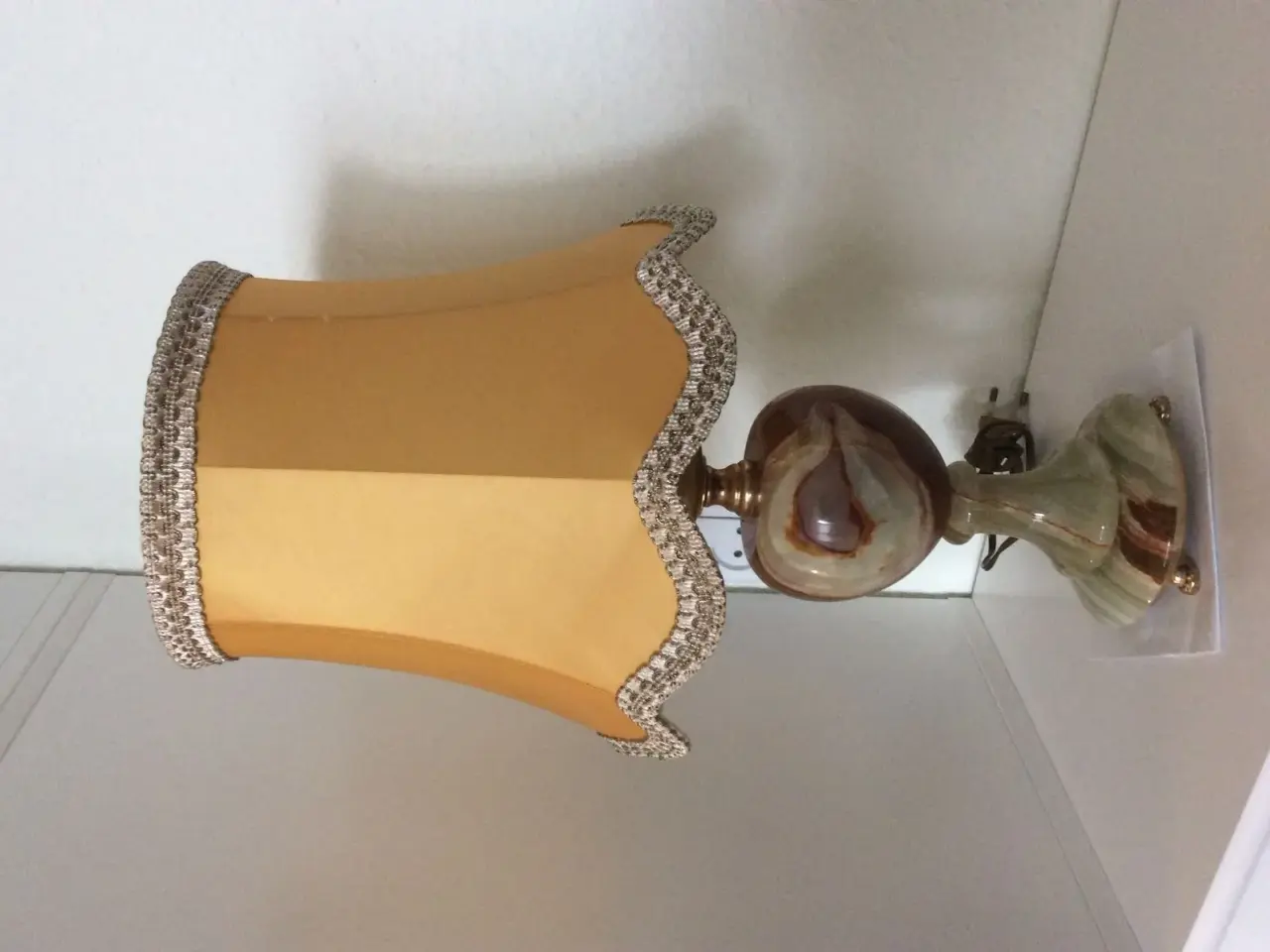 Billede 5 - Flot Gammel Bordlampe med Skærm.