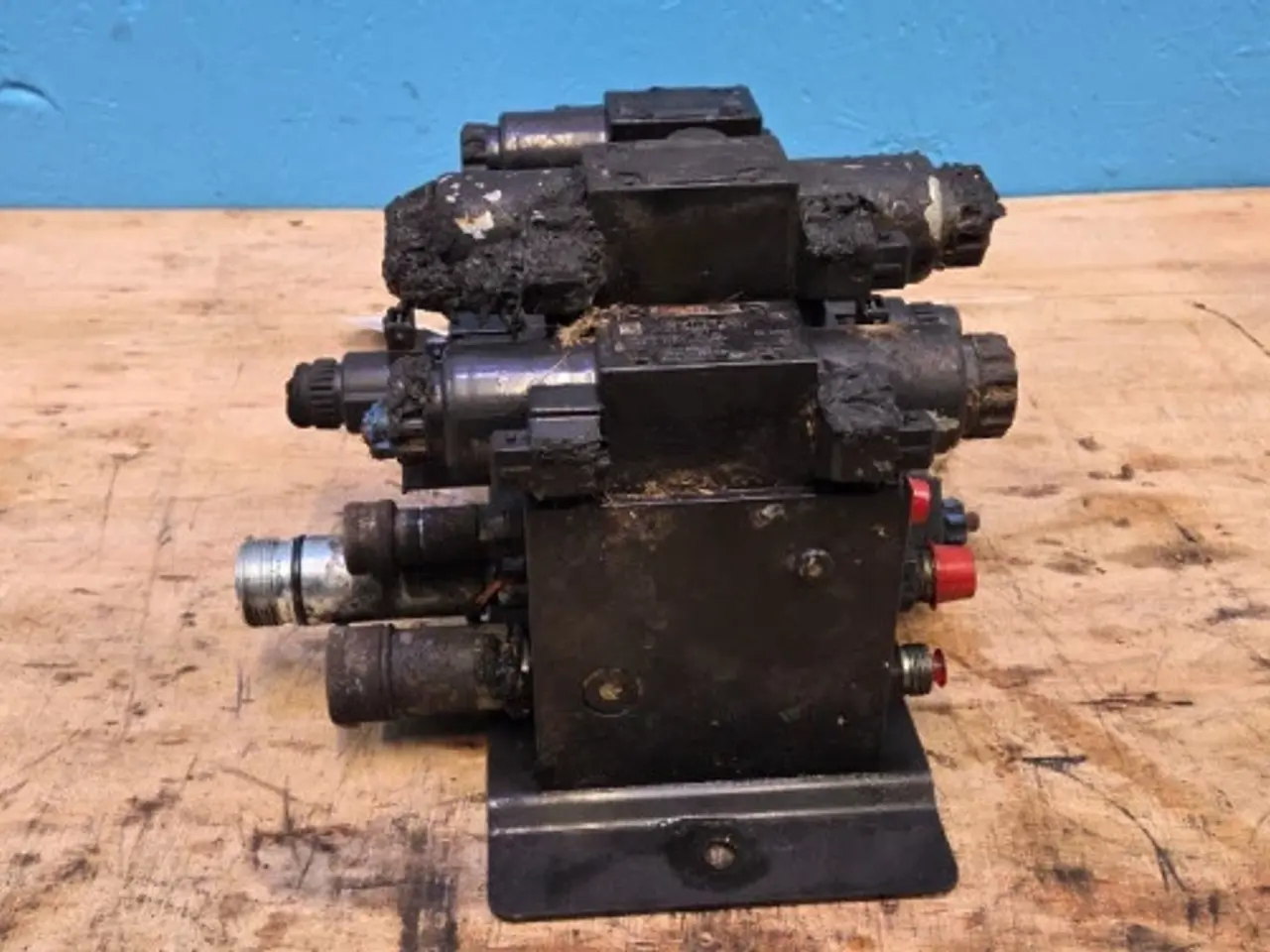 Billede 10 - New Holland CR9.90 Hydraulikventil 84457511