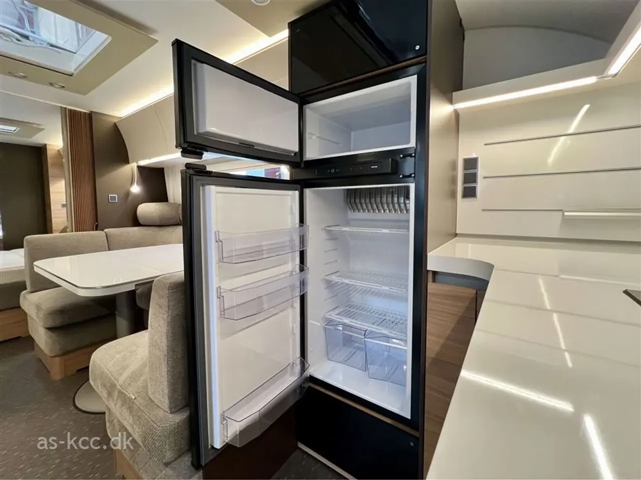 Billede 7 - 2021 - Adria Alpina 663 HT Alde Centralvarme Adria Alpina 663 HT årg. 2021. 4 sovepladser, 6 siddepladser