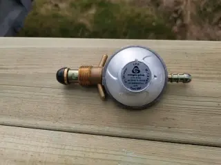 gas adapter/regulator