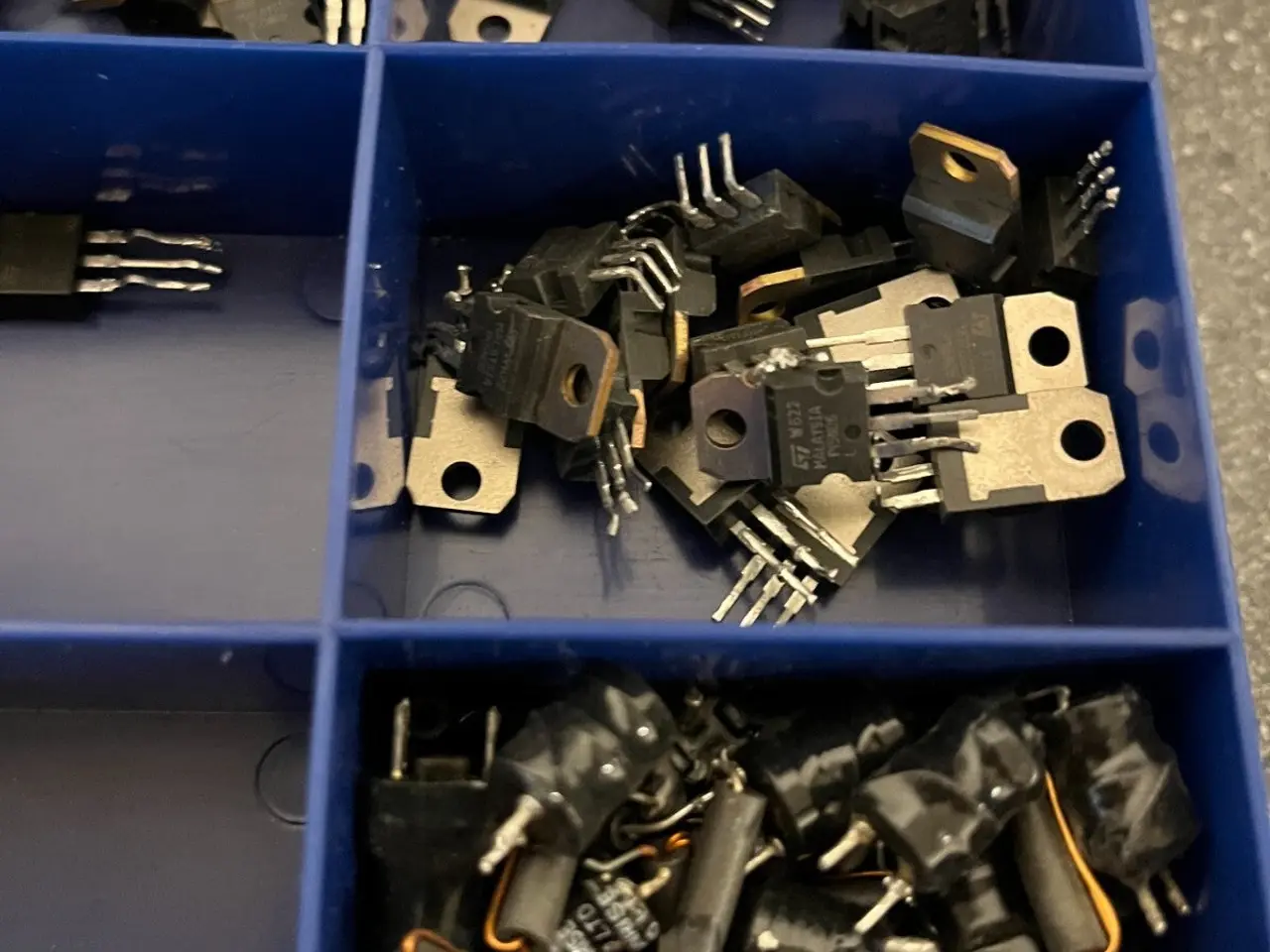 Billede 6 - Double-Sided Organizer Box med blandet Capacitors,