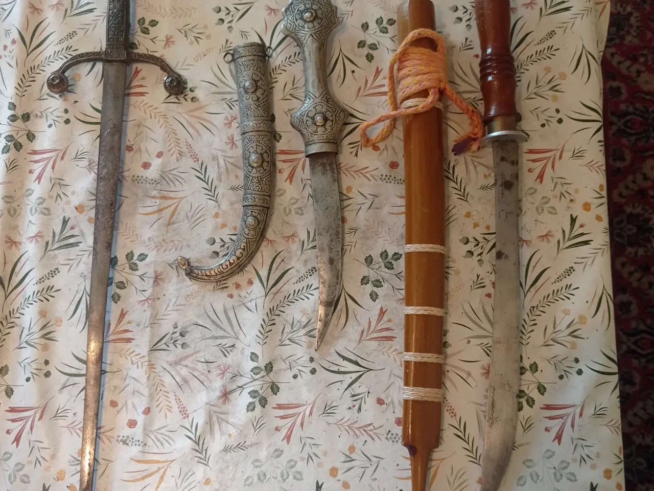 Billede 5 - Sværd og knive til udstilling
