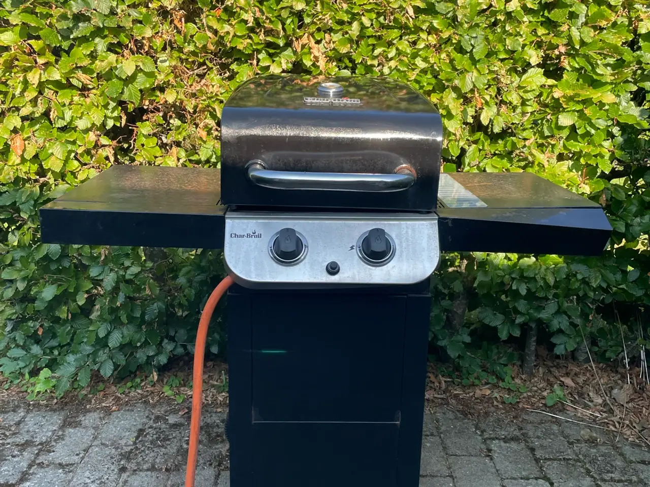 Billede 1 - Char-Broil gasgrill m. 2 brændere 