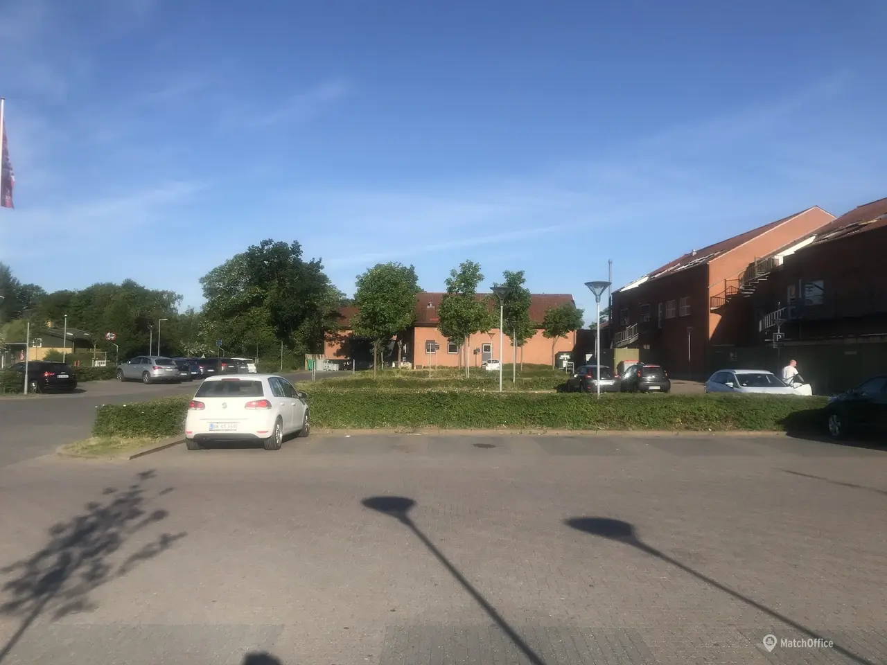 Billede 8 - 150 meter fra S-tog - offentlig parkering foran lejemål