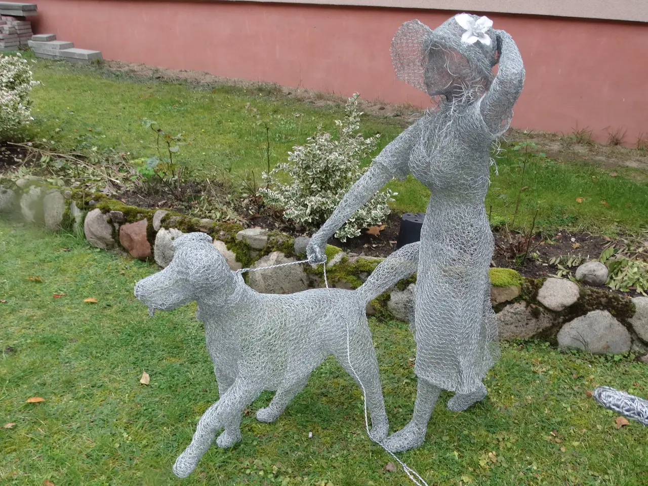 Billede 5 - En original havepynt, en trådskulptur