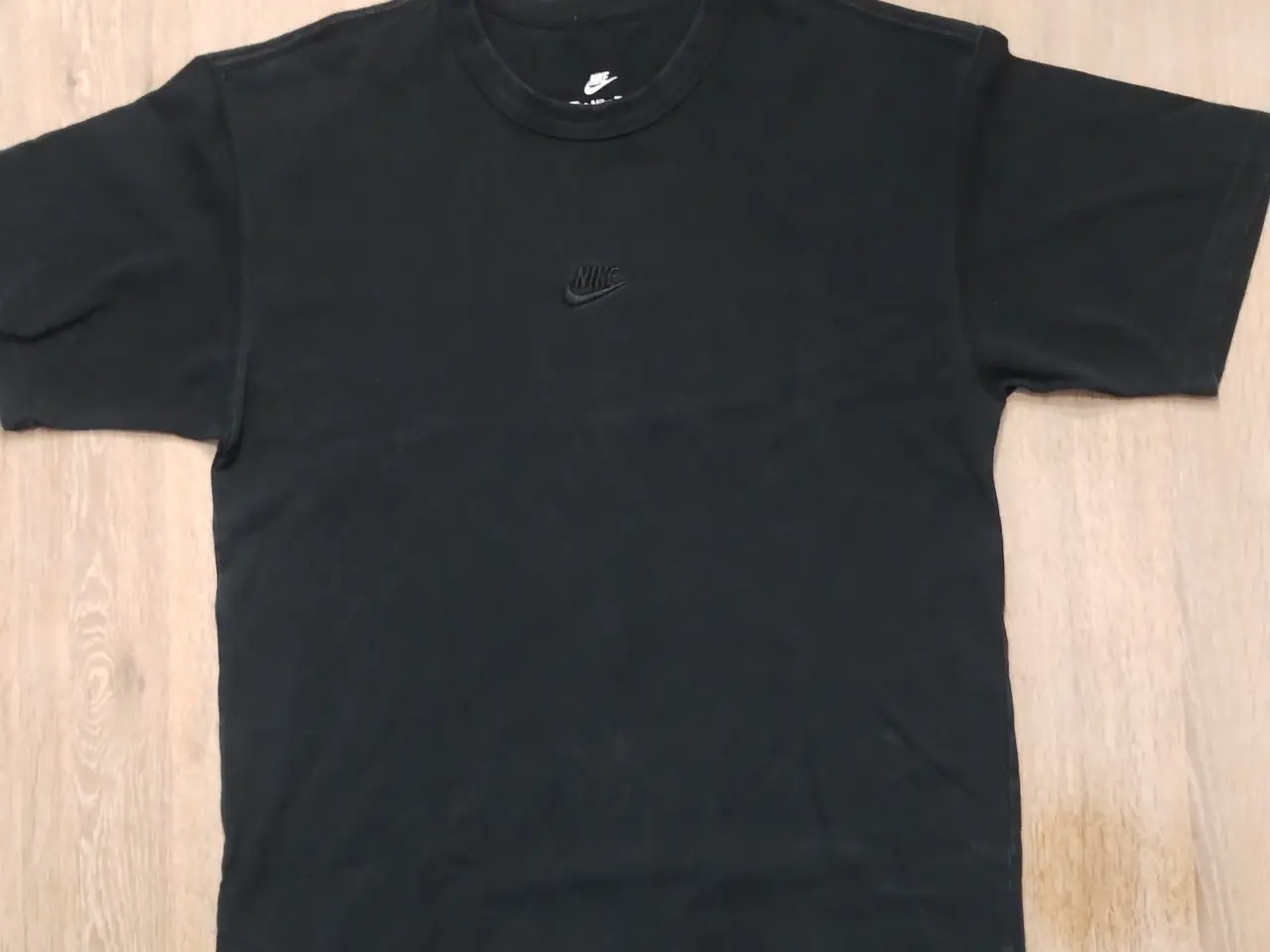 Billede 1 - Nike Premium Essentials T-shirt – Str. S – Sort (L