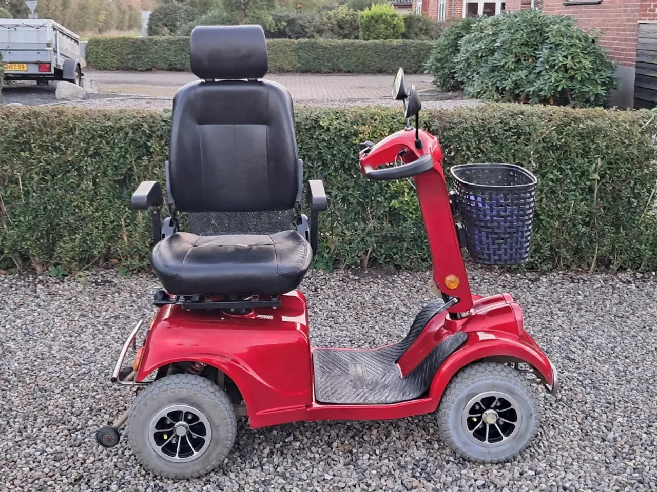 Billede 2 - 4-hjulet elscooter med nye batterier 