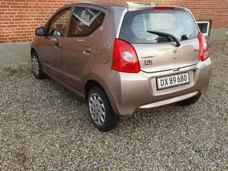 Suzuki alto øko bil nys idag billig at eje.