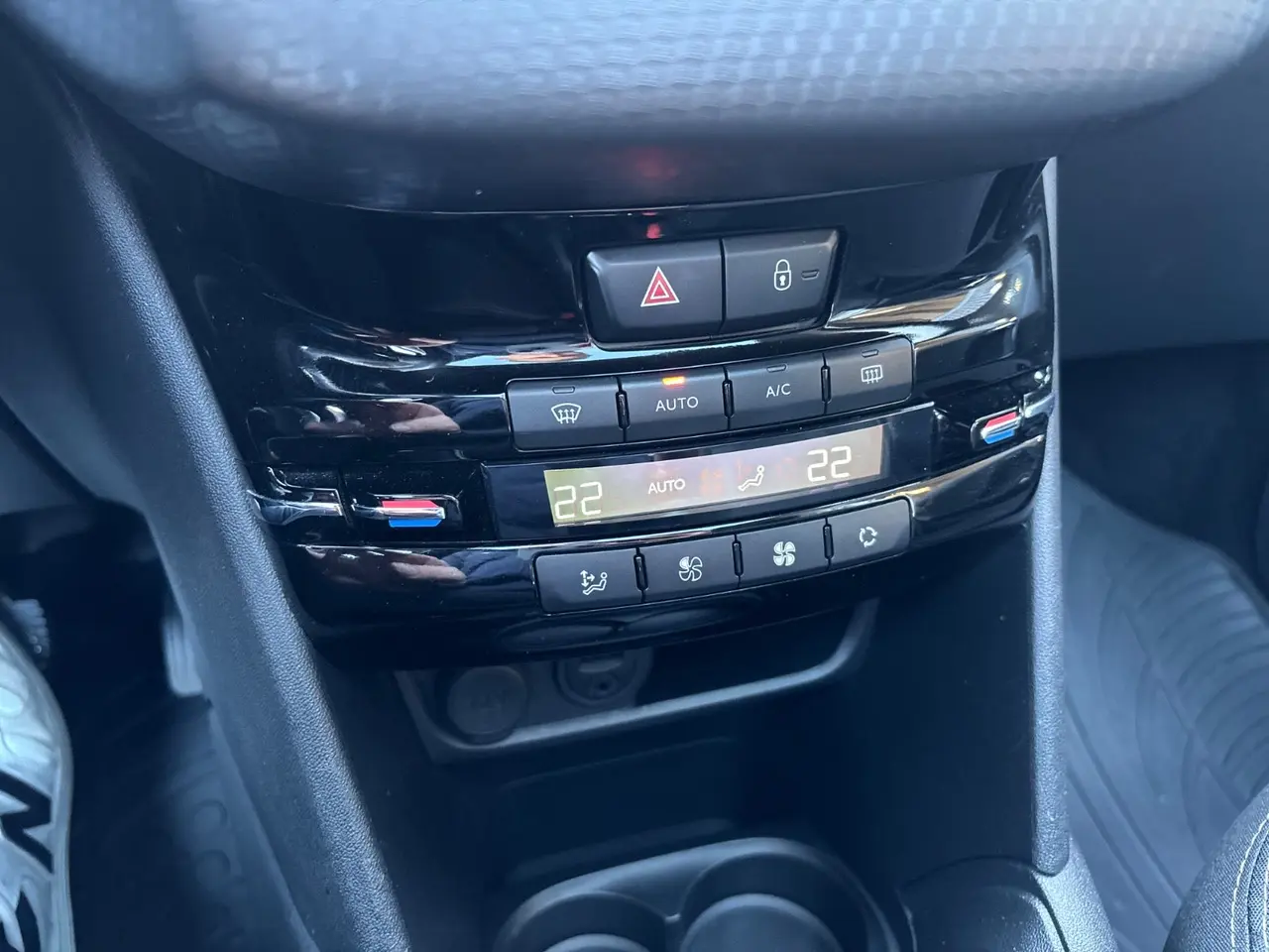 Billede 16 - Peugeot 208 1,6 BlueHDi 100 Allure Sky