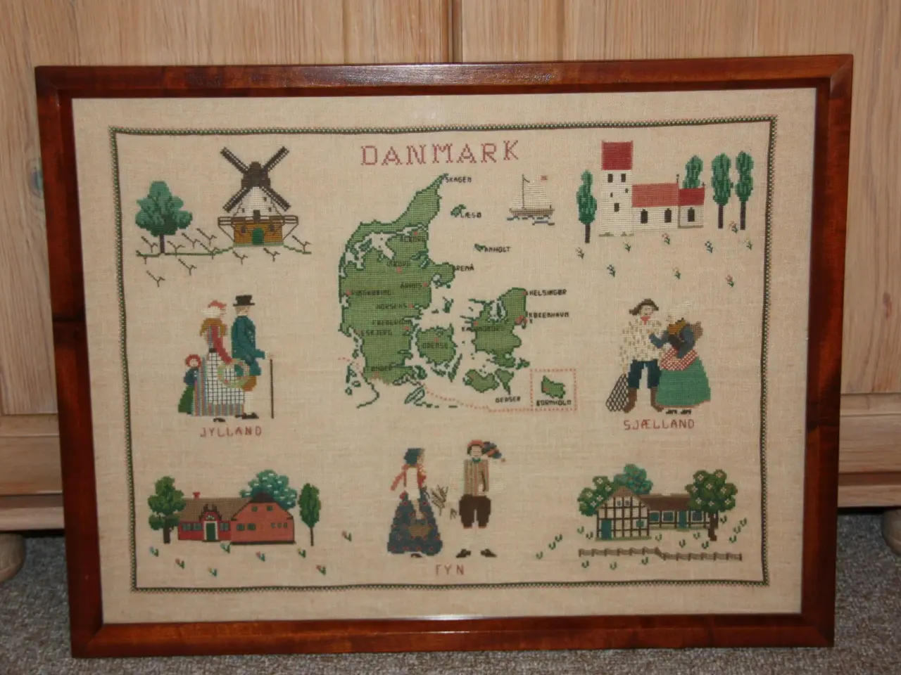 Billede 1 - Broderet Danmarkskort