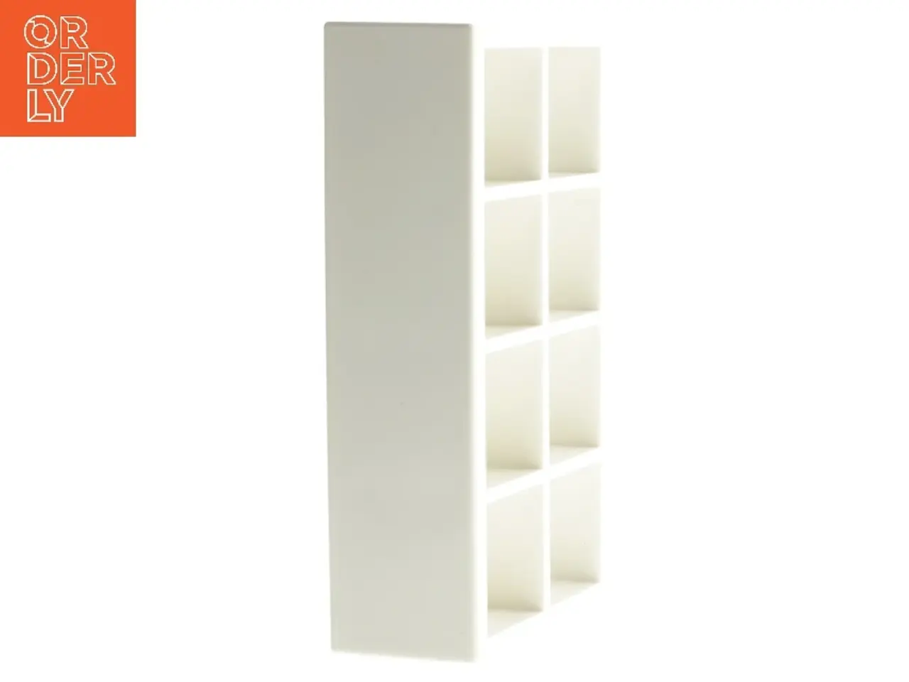 Billede 2 - Møbelsæt: Stol, skab og reol fra Barbie (str. Skab. 18 x 10,5 cm. reol. 19 x 10,5 cm. stol. 12 cm)