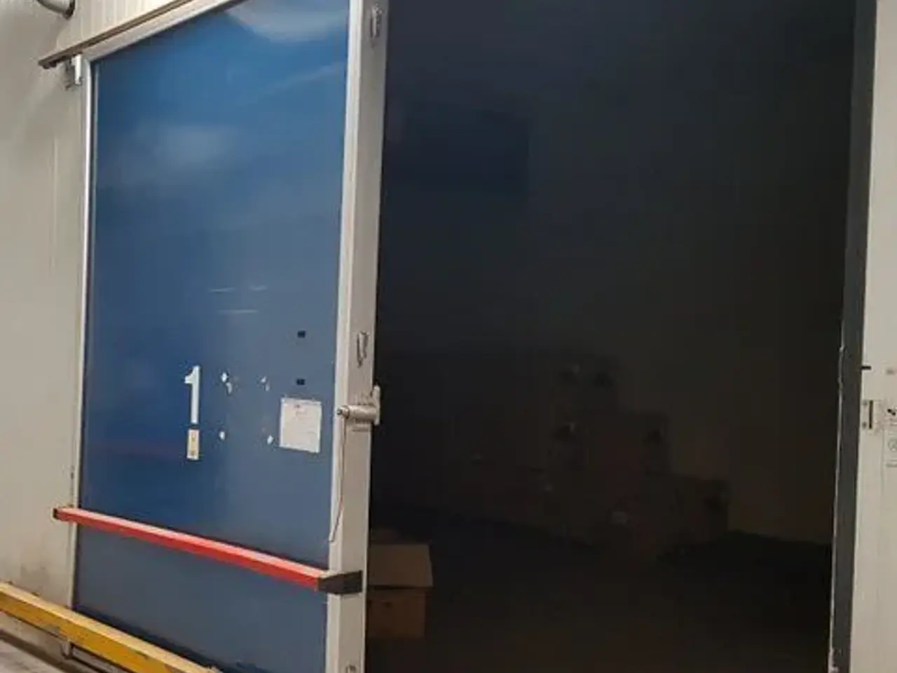Billede 1 - Store lette alu porte til køle/lagerrum