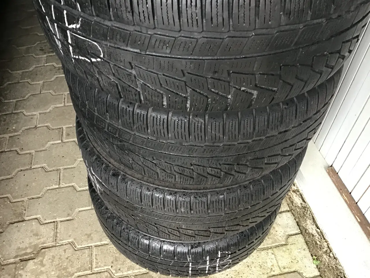 Billede 2 - Vinterdæk 4 Stk. Nokian på stålfælge 235/60 R16