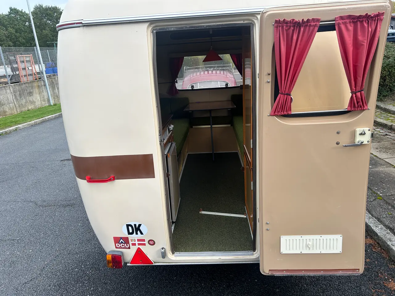 Billede 9 - MKP SMUTTI Veteran Campingvogn, Nysynet flot stand